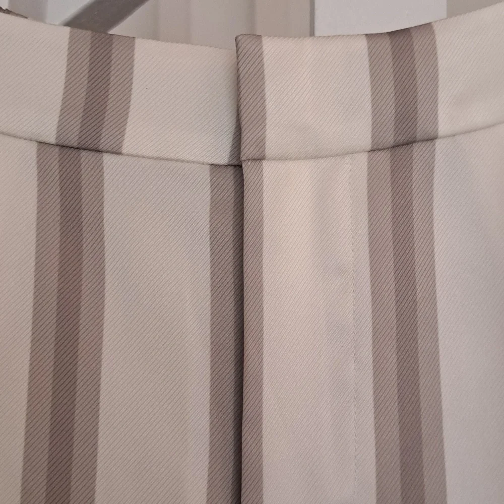 Seroya Marlowe Satin Cream & Tan Neutral Striped Trousers Sz S LIKE New - Picture 3 of 8